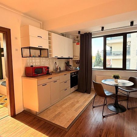 Cozy Apartment With Self Check-In Near Promenada Mall And Verdi Park Bucarest Extérieur photo