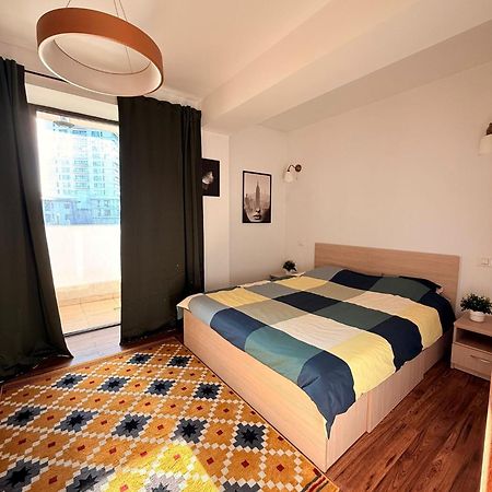 Cozy Apartment With Self Check-In Near Promenada Mall And Verdi Park Bucarest Extérieur photo