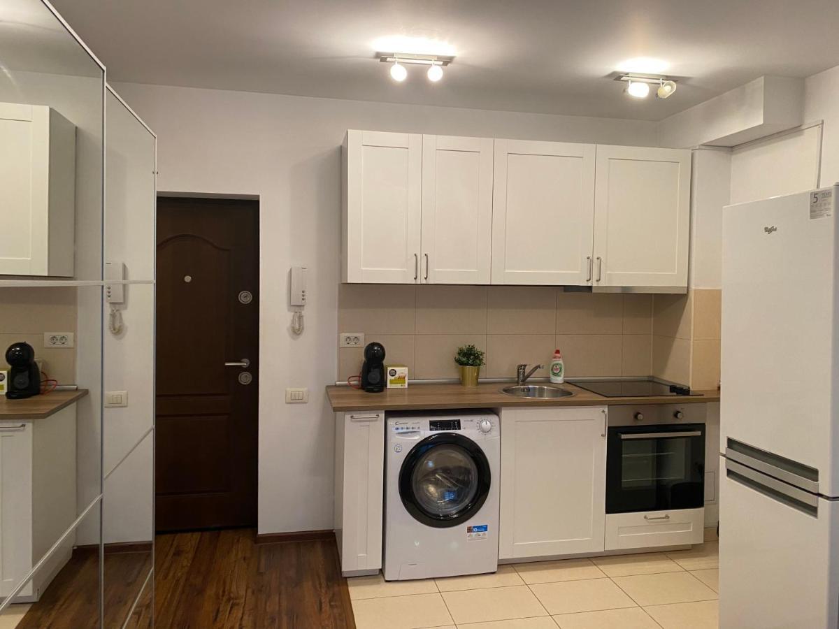 Cozy Apartment With Self Check-In Near Promenada Mall And Verdi Park Bucarest Extérieur photo