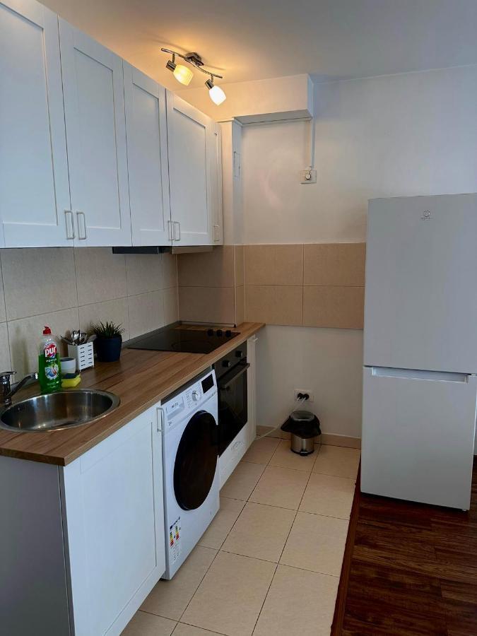 Cozy Apartment With Self Check-In Near Promenada Mall And Verdi Park Bucarest Extérieur photo