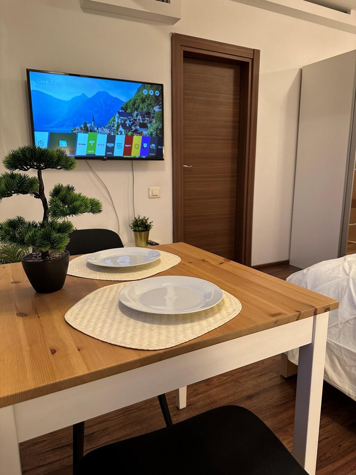Cozy Apartment With Self Check-In Near Promenada Mall And Verdi Park Bucarest Extérieur photo
