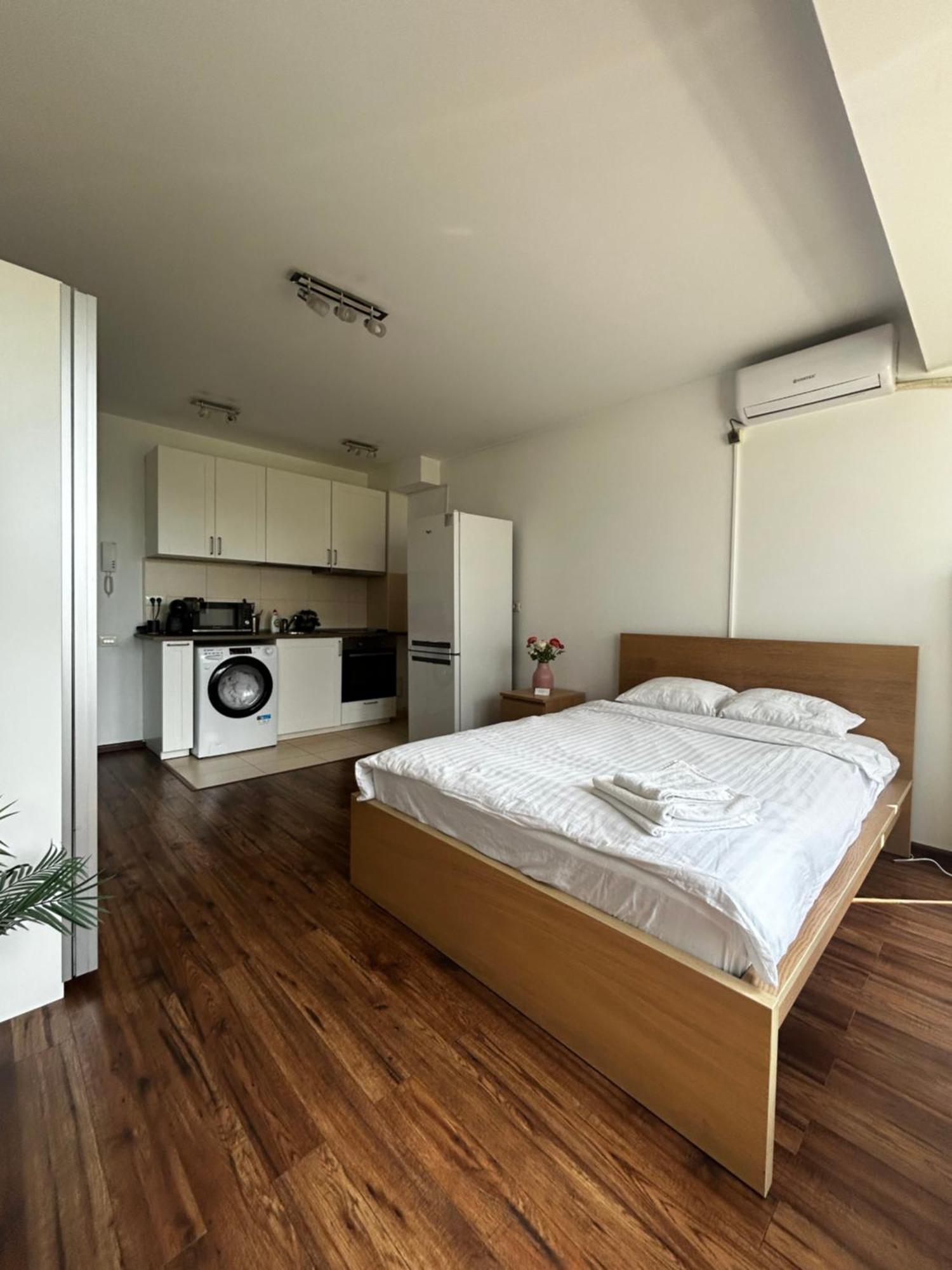 Cozy Apartment With Self Check-In Near Promenada Mall And Verdi Park Bucarest Extérieur photo