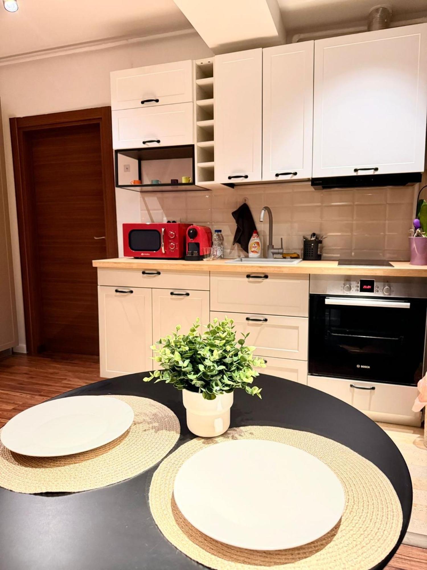 Cozy Apartment With Self Check-In Near Promenada Mall And Verdi Park Bucarest Extérieur photo