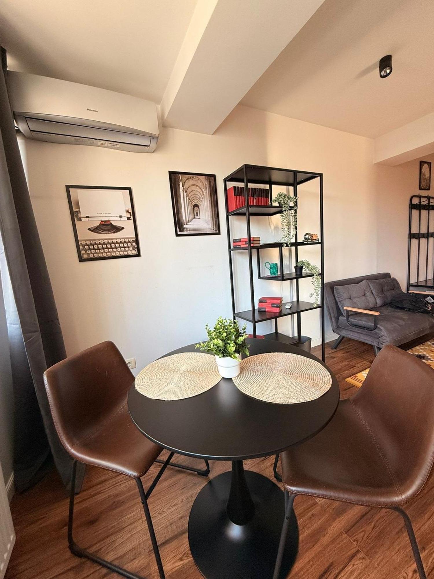 Cozy Apartment With Self Check-In Near Promenada Mall And Verdi Park Bucarest Extérieur photo