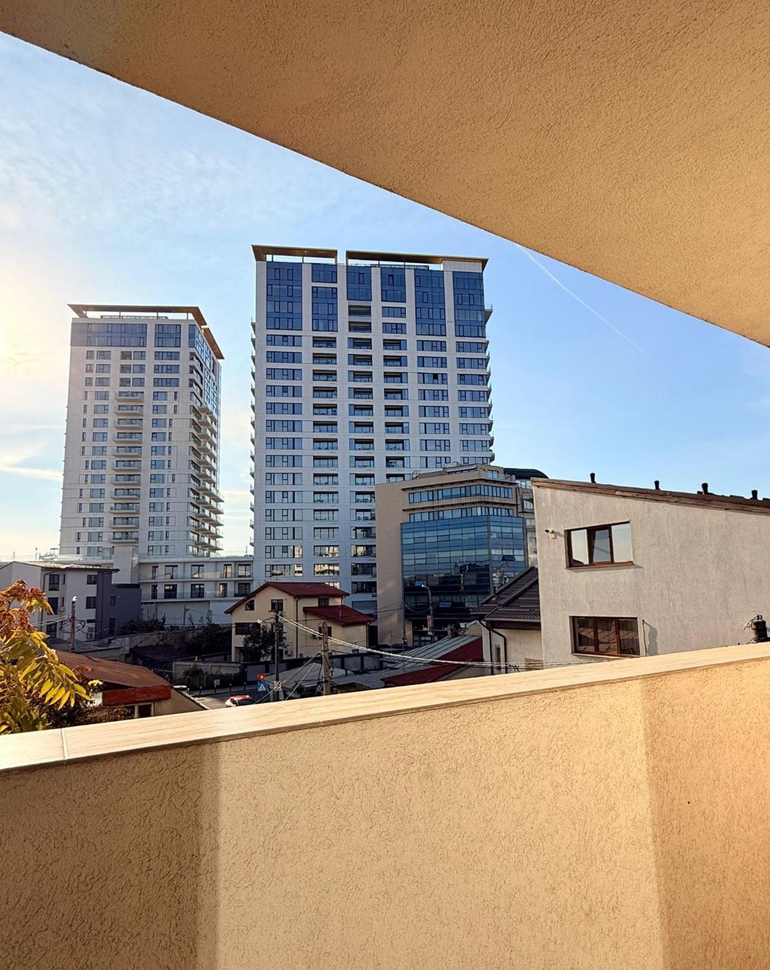 Cozy Apartment With Self Check-In Near Promenada Mall And Verdi Park Bucarest Extérieur photo